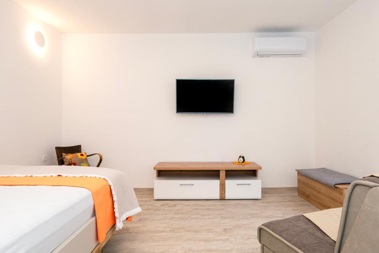 Studio Apartman Max Center Of The Old Town Free Parking Beautiful View Šibenik Dış mekan fotoğraf